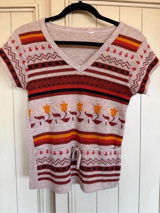 Vintage Tops - Vintage 70’s V-neck Short Sleeve Retro Patterned Knit Top - Red, Rust, Mustard